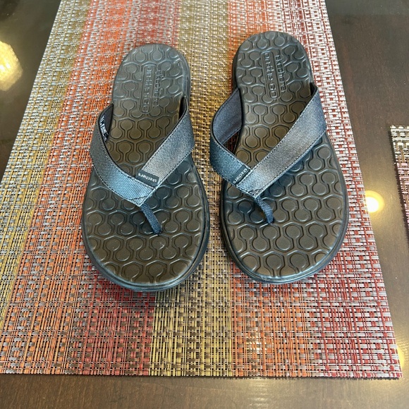 NIB Sketcher On The Go “Cove” Thong Sandals Size 10 - Picture 2 of 10